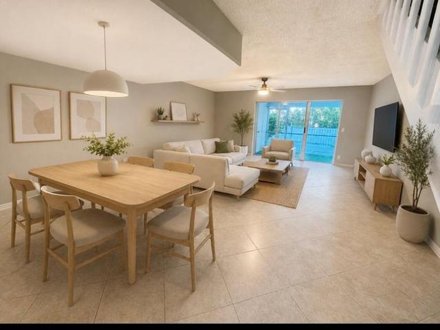 Townhouse for sale in Greenacres, Florida