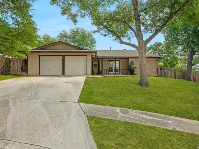 House for sale in Universal City, Texas
