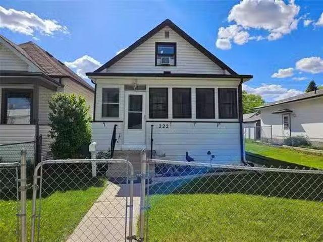 House for sale in East St. Paul, Manitoba