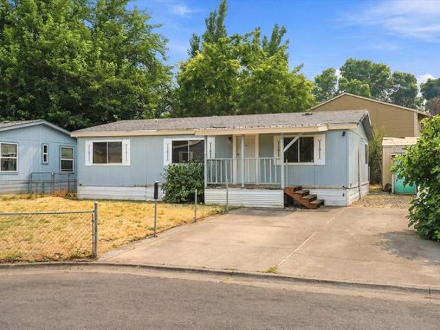 House for sale in Oregonia