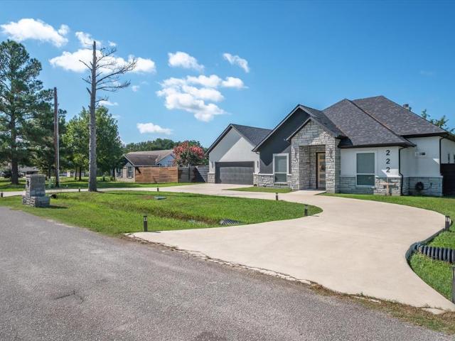 House for sale in Wills Point, Texas