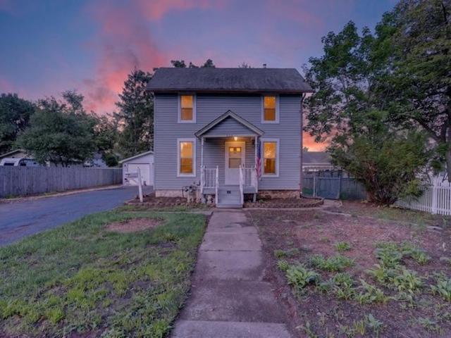 House for sale in Mchenry, Illinois