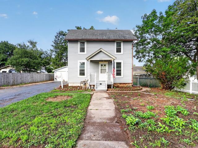 House for sale in Mchenry, Illinois