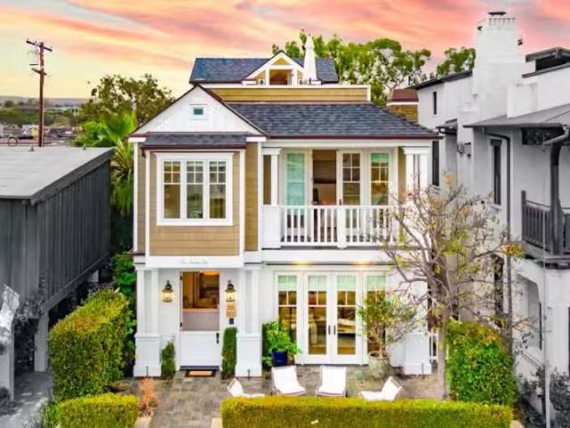 House for sale in Santa Ana, Balboa Island