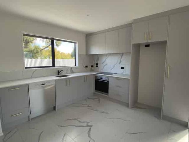 House for rent in Chaslands, Canterbury