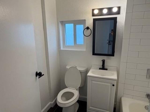 Apartment for rent in Canoga Park, California