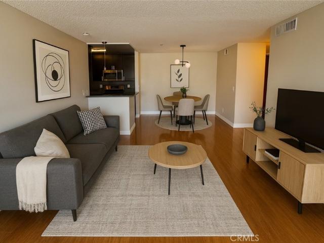 Condo for sale in Canoga Park, California