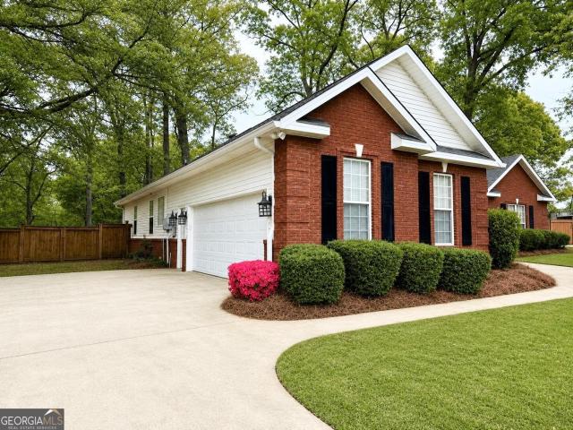 House for sale in Kathleen, Georgia
