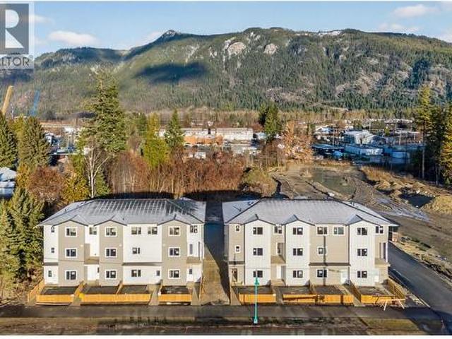 House for sale in Sicamous, British Columbia
