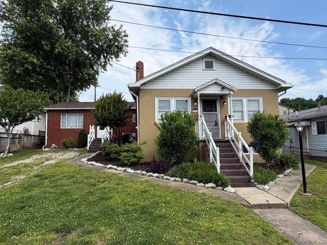 House for sale in Dunbar, West Virginia