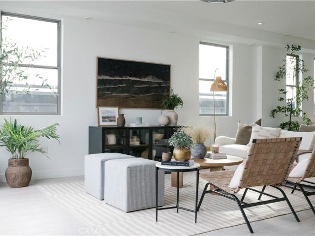 Townhouse for rent in Newport Beach