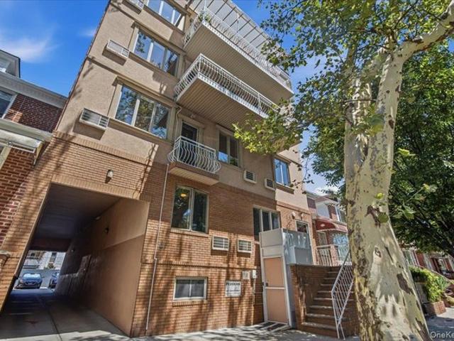Condo for sale in Arverne, New York