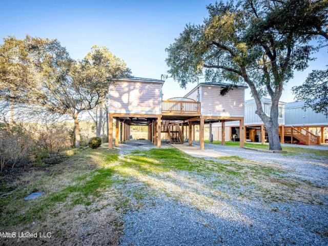 House for sale in Ocean Springs, Mississippi