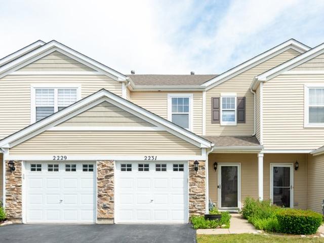 Townhouse for sale in Carpentersville, Illinois