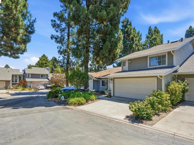 Townhouse for sale in San Leandro, Alameda County