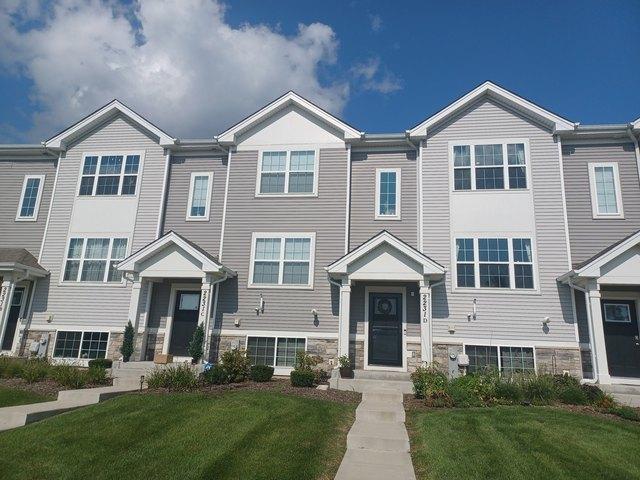 Townhouse for sale in Mchenry, Illinois