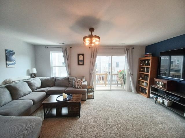 Townhouse for sale in Mchenry, Illinois