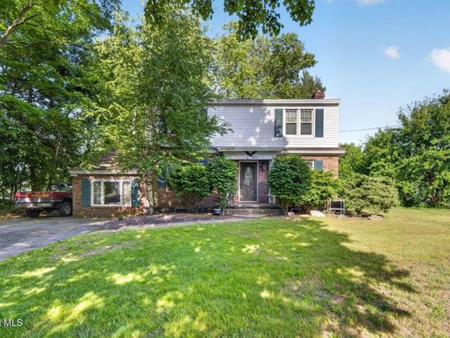 House for sale in Niskayuna, New York