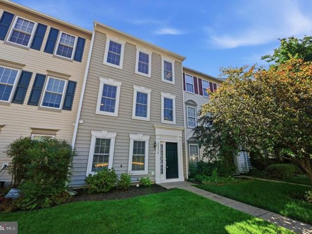Townhouse for sale in Virginia