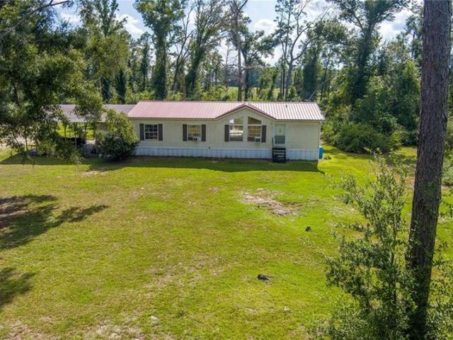 House for sale in Suwannee, Florida