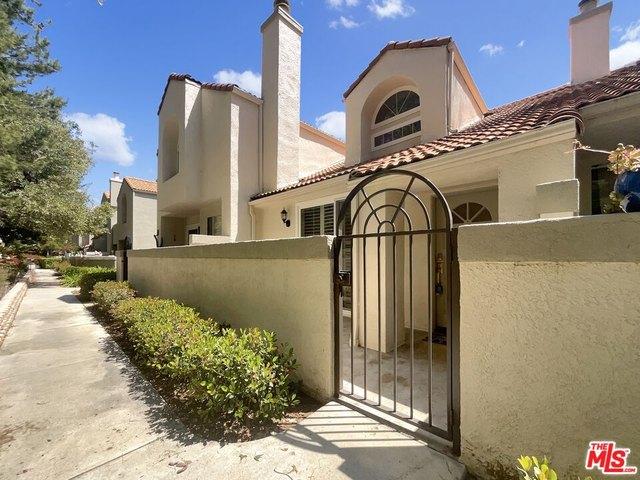 Townhouse for sale in Chatsworth, California