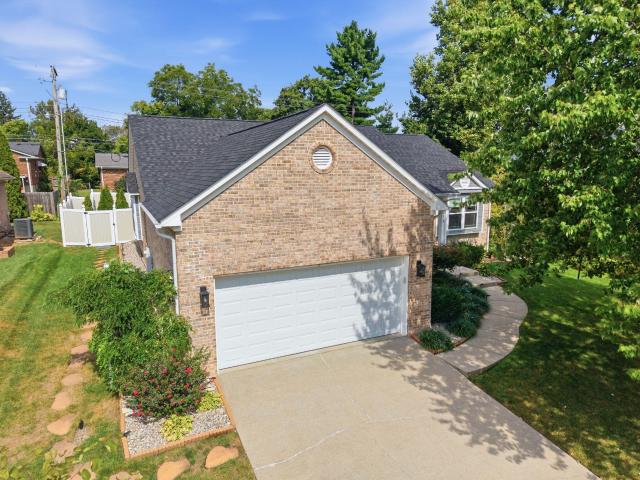 House for sale in Garden Springs, Lexington