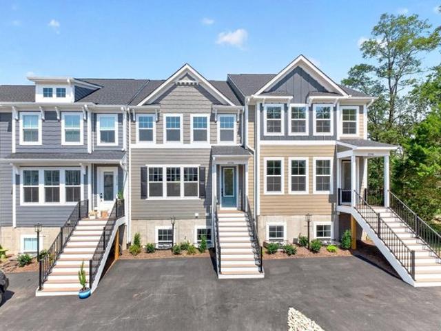 Townhouse for sale in Virginia