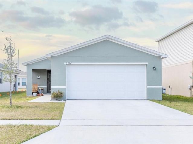 House for sale in Eagle Lake, Florida