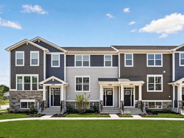 Townhouse for sale in Mchenry, Illinois