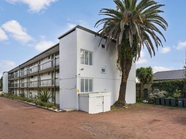 Apartment for rent in Mount Eden Village, Albert-Eden