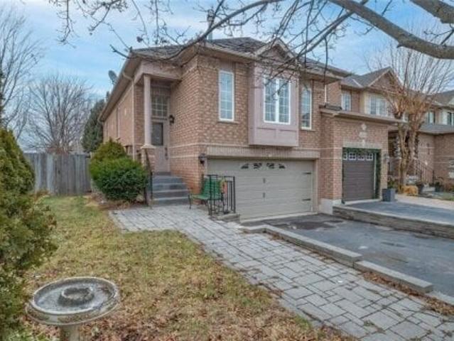 Townhouse for sale in Oakville, Ontario