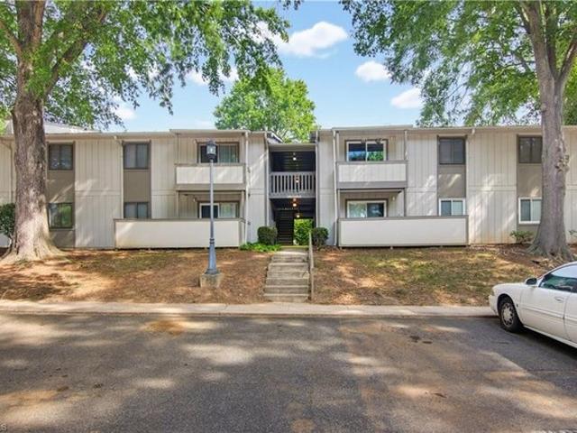 Condo for sale in Pfafftown, North Carolina