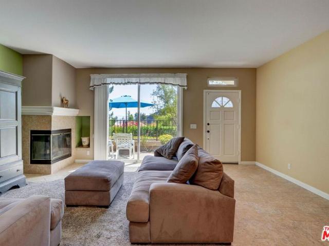 Townhouse for sale in Chatsworth Neighborhood Council District, Canoga Park