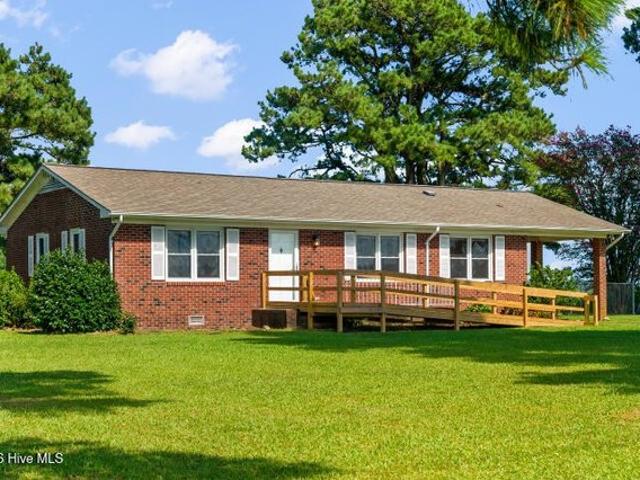 House for sale in Oriental, North Carolina