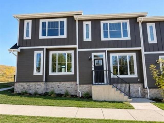 Townhouse for sale in Montgomery, Calgary