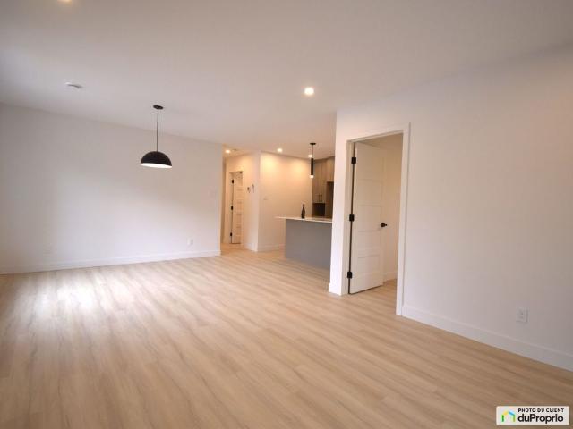 Apartment for rent in Sainte-Clotilde, Montérégie