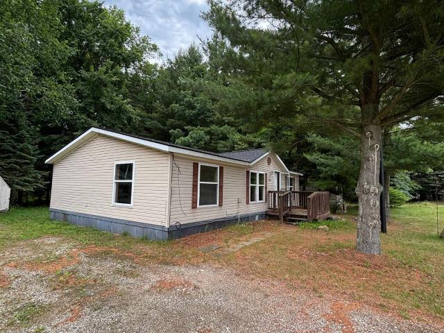 House for sale in Croswell