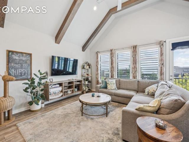 Townhouse for sale in Dallas
