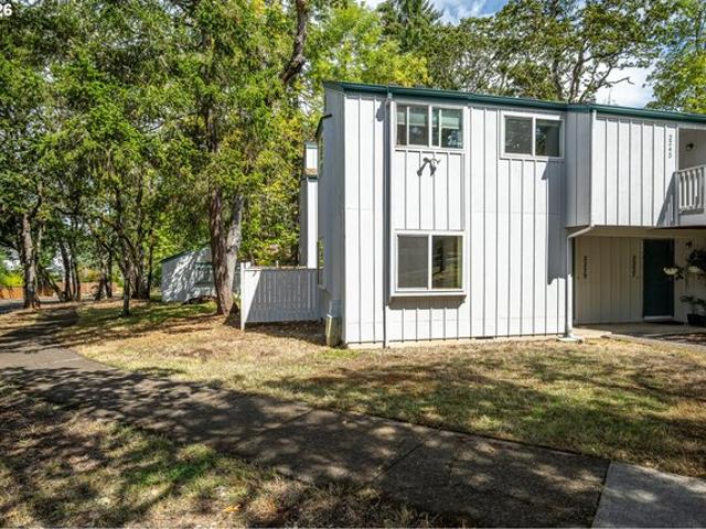 Condo for sale in Oregonia