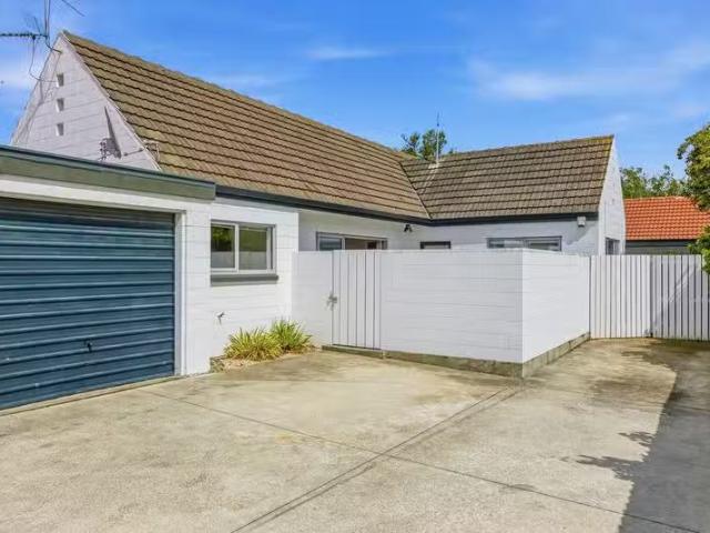 House for sale in Chaslands, Canterbury