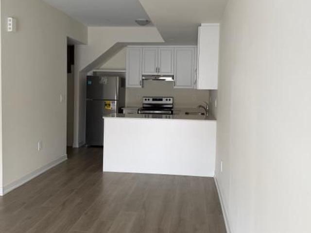 Condo for sale in Applecroft, Ajax