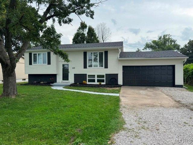 House for sale in Godfrey, Illinois
