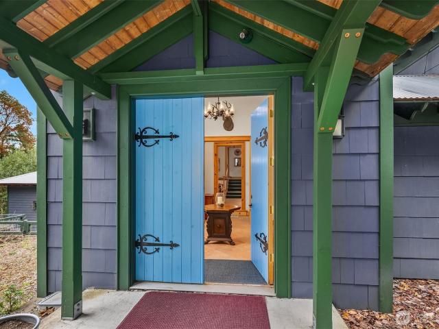 House for sale in Eastsound, Washington