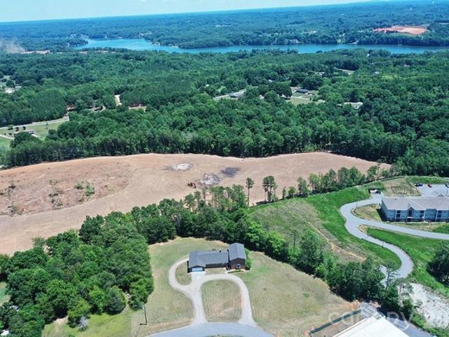 House for sale in Hiddenite, North Carolina