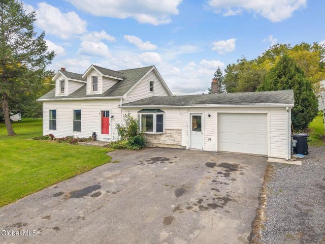 House for sale in Grovenor Corners, Town of Carlisle