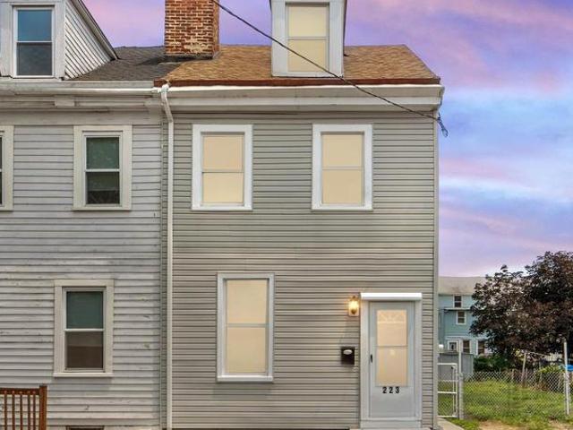Townhouse for sale in Gloucester City