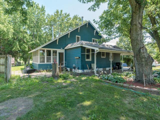House for sale in Madelia, Minnesota