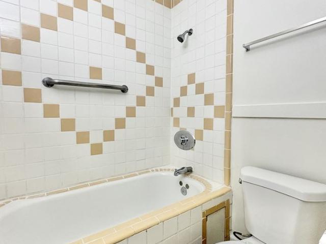 Apartment for rent in Long Beach, California