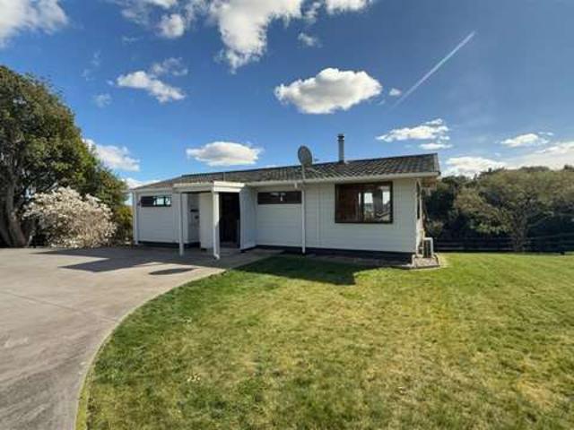 Property for rent in Awhitu, Oroua County