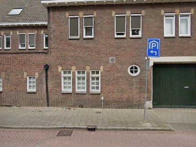 Bedrijfspand te huur in Heerlen, Limburg